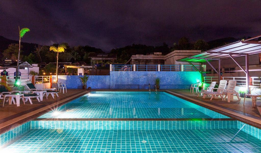 Larn Park Resortel Patong Bagian luar foto