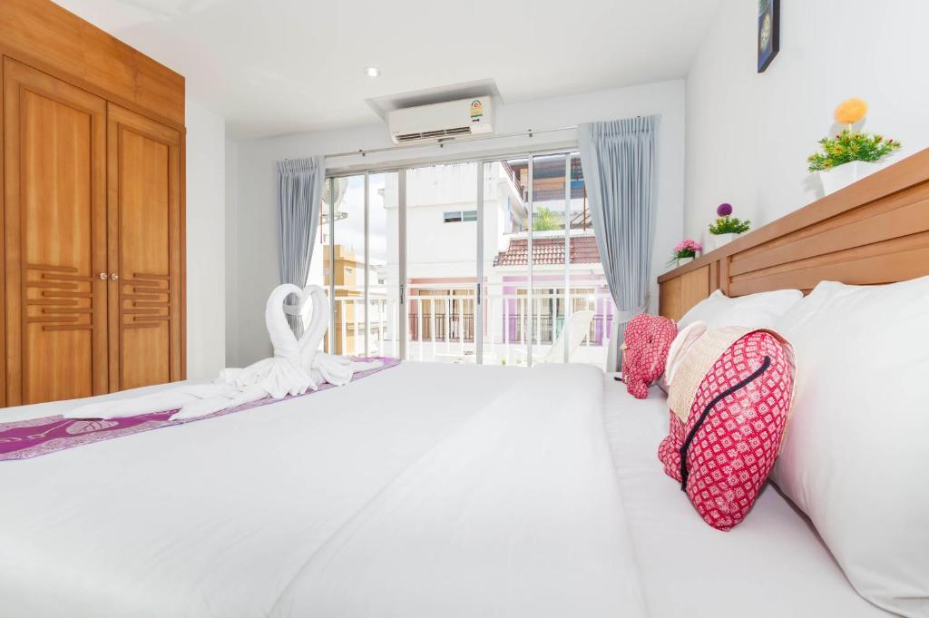 Larn Park Resortel Patong Ruang foto