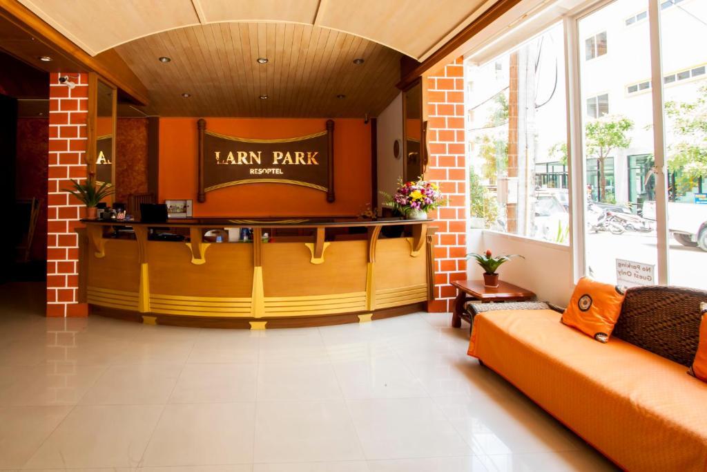 Larn Park Resortel Patong Bagian luar foto