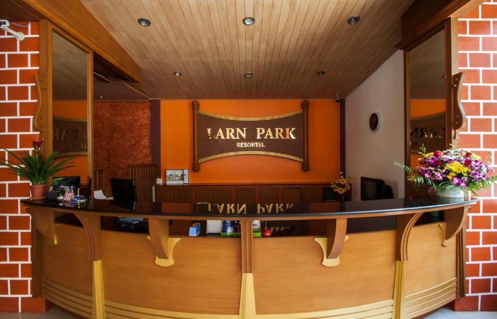 Larn Park Resortel Patong Bagian luar foto