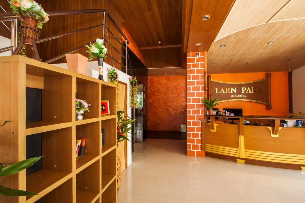 Larn Park Resortel Patong Bagian luar foto