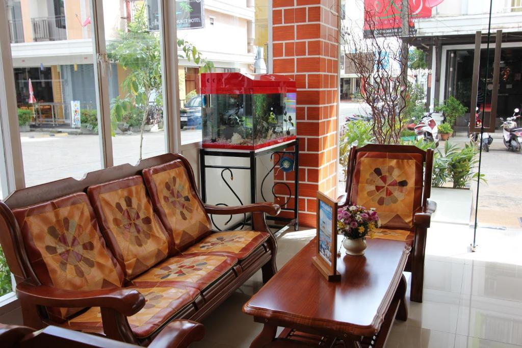 Larn Park Resortel Patong Bagian luar foto