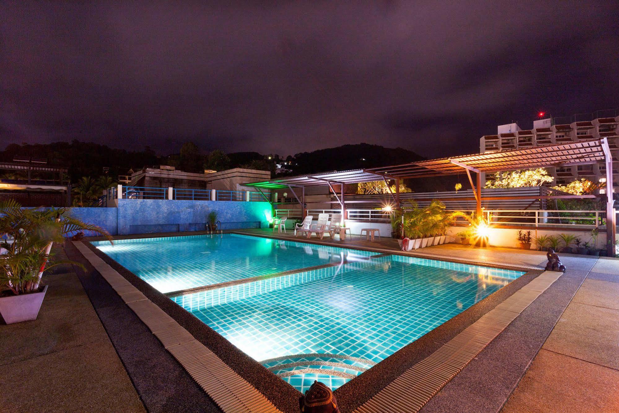 Larn Park Resortel Patong Bagian luar foto