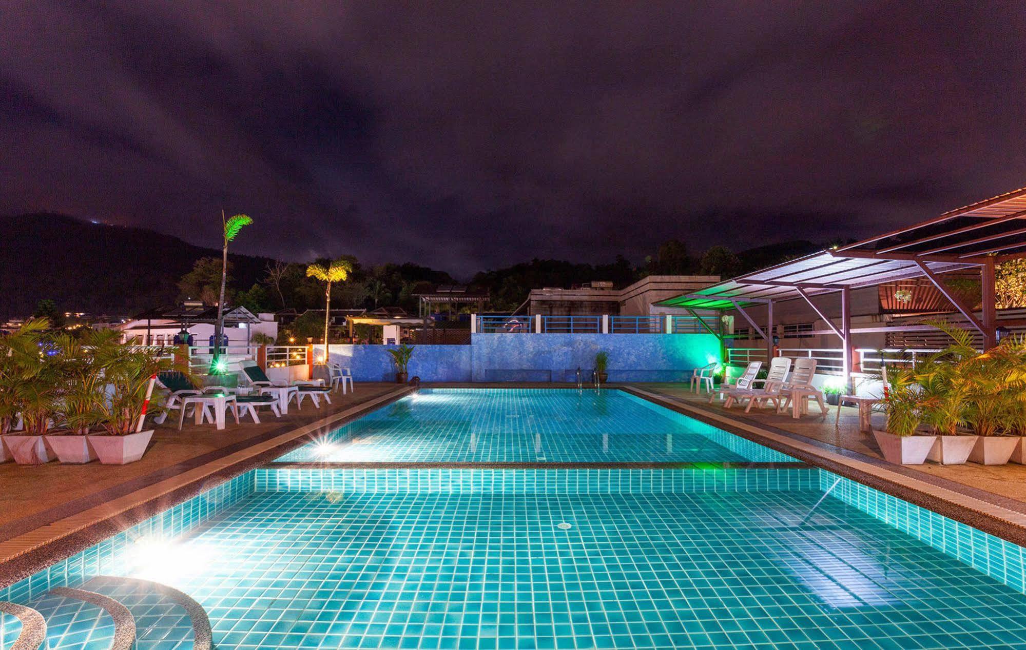 Larn Park Resortel Patong Bagian luar foto