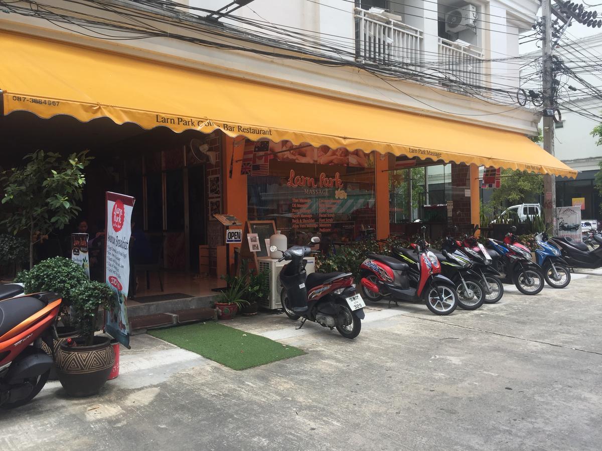 Larn Park Resortel Patong Bagian luar foto