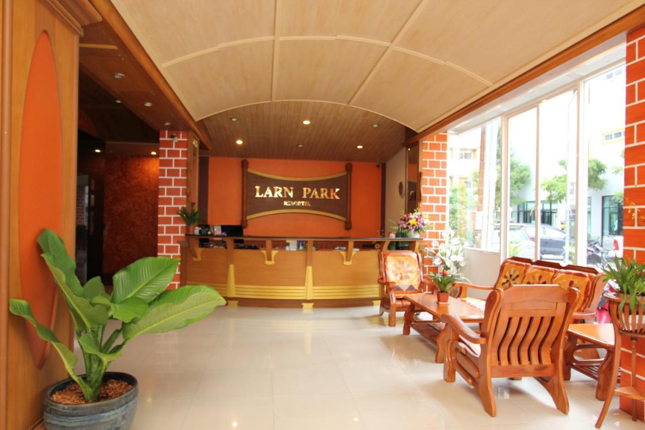 Larn Park Resortel Patong Bagian luar foto